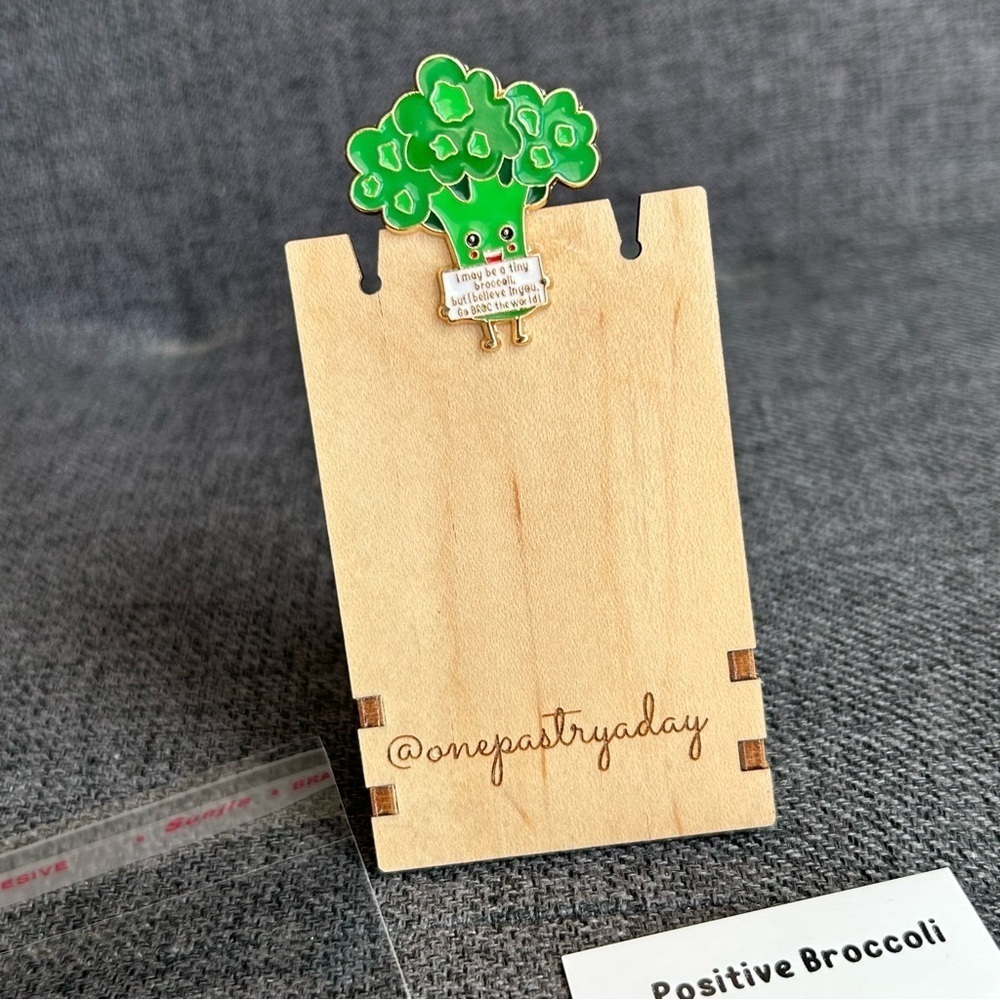 Positive Broccoli Enamel Pin Affirmation Card Set Gold Green - Picture 16 of 17